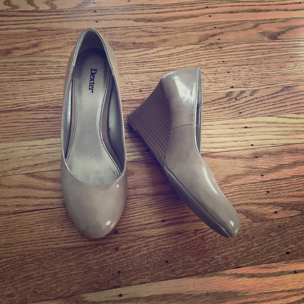 Nude wedges